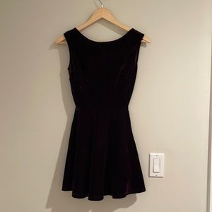 Tobi deep burgundy velvet low back dress Double lining XS Perfect New Years Eve